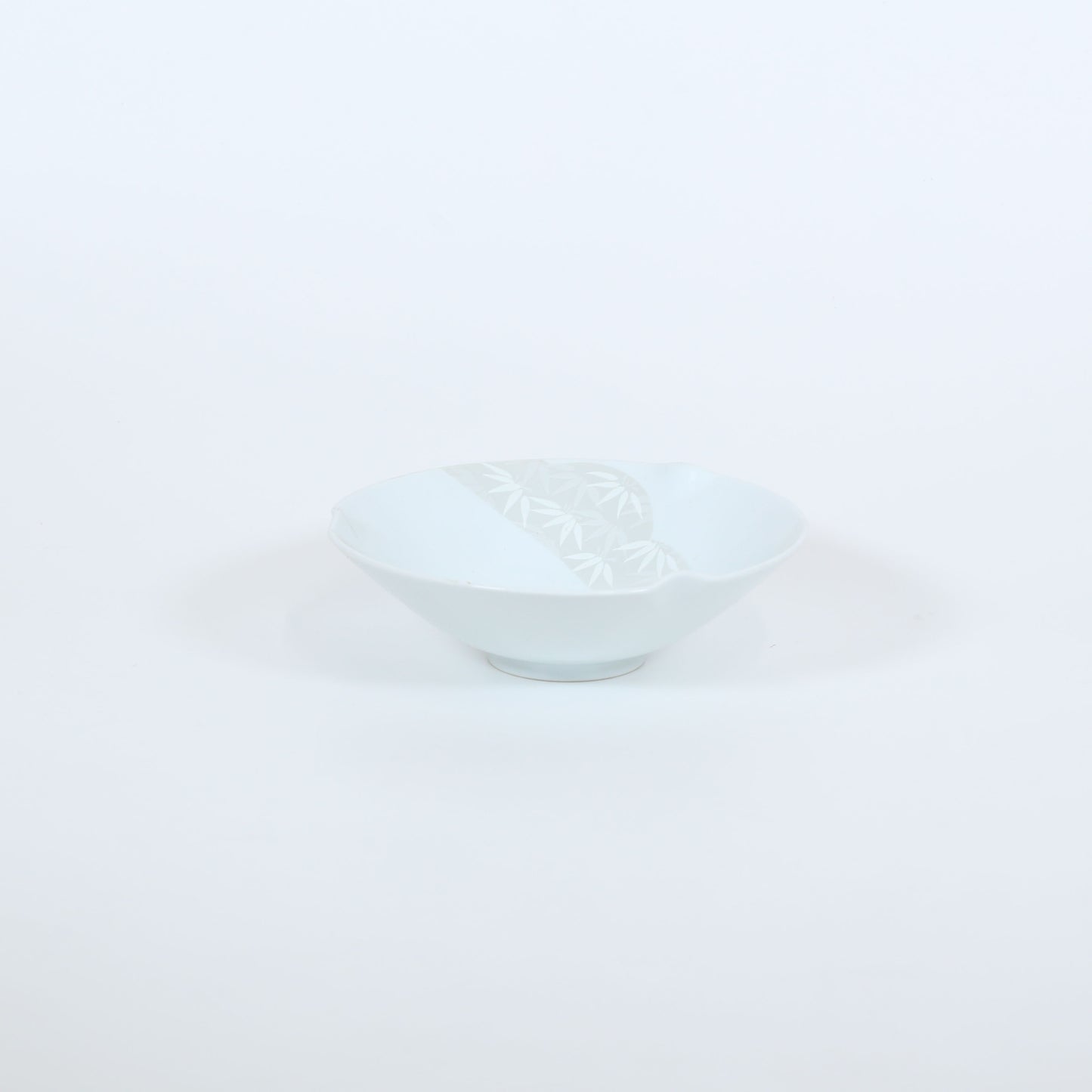 天草三方押鉢銀彩笹 ホワイト 19cm