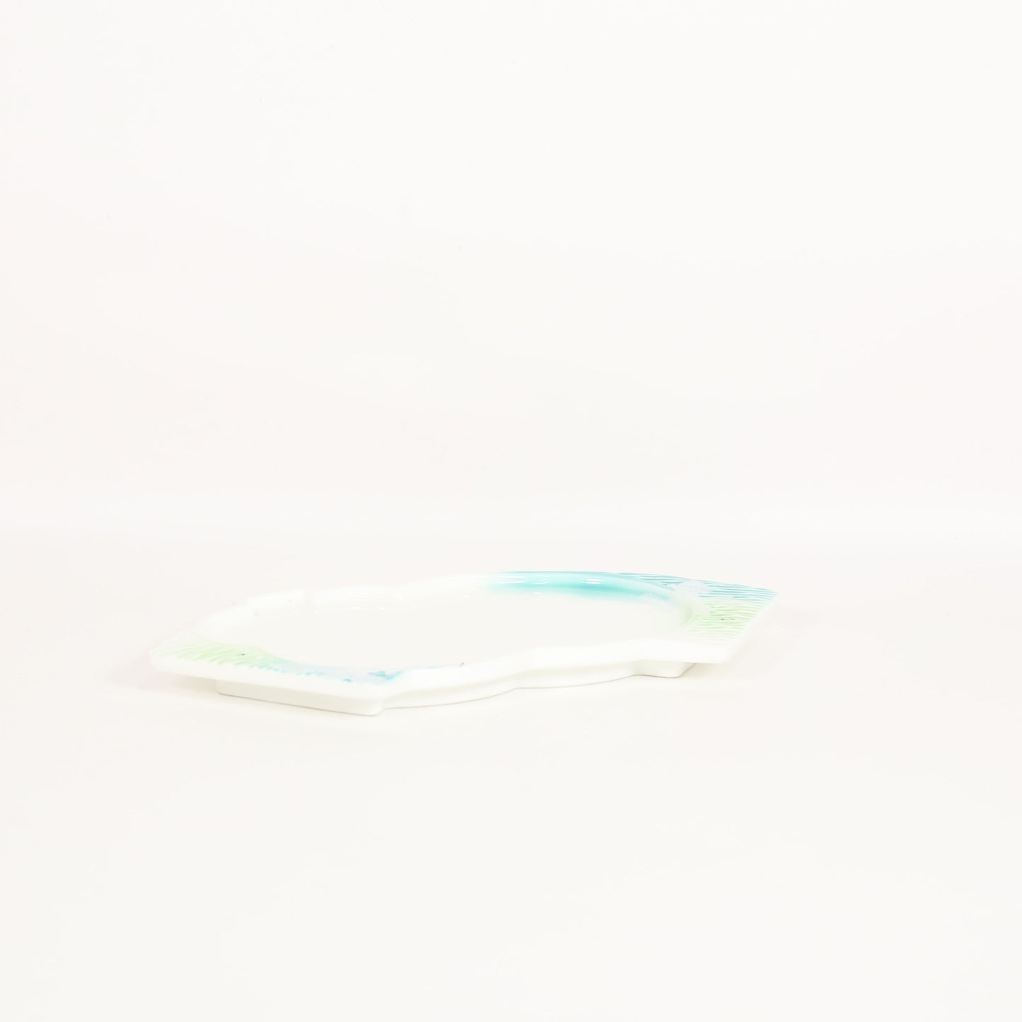 付出皿瓢彫扇型唐草吹 グリーン 24cm