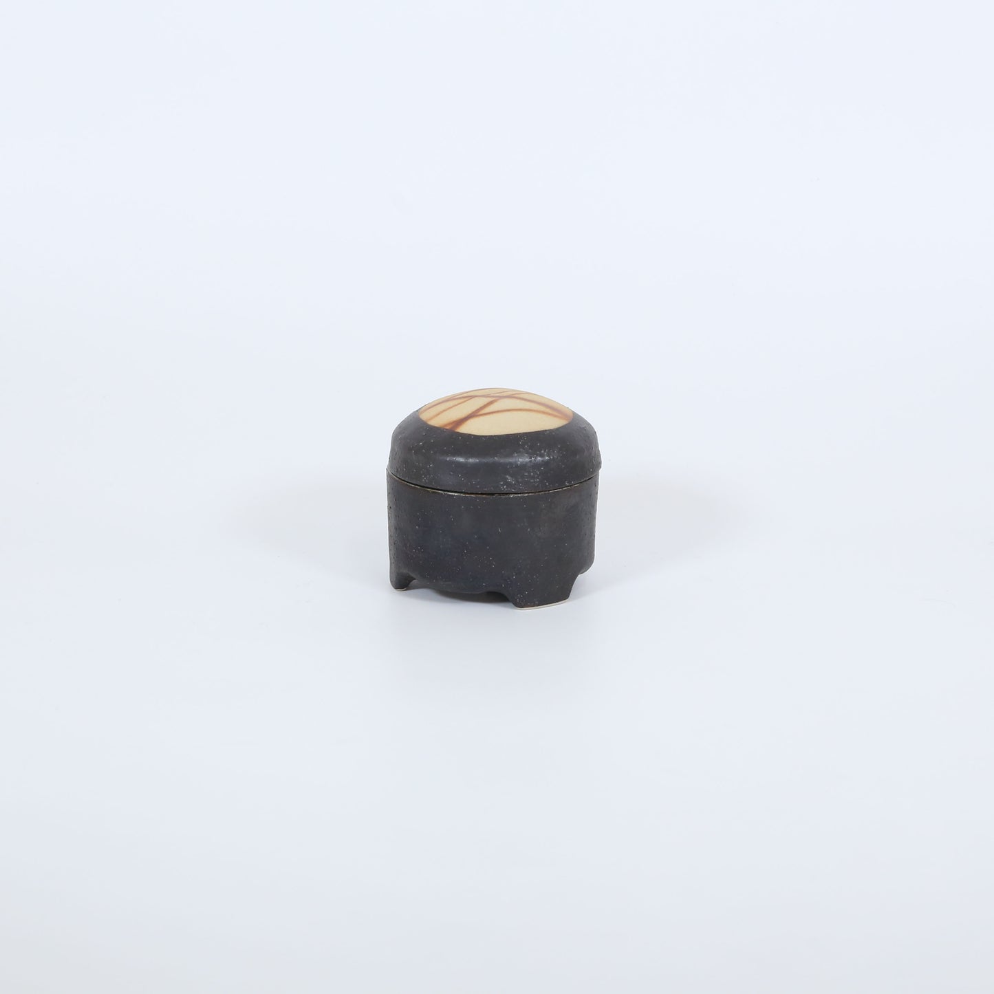 小蓋物三足丸黒土ひだすき ブラック 9cm