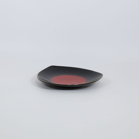 多用皿トライアングルプレート ブラック 18cm