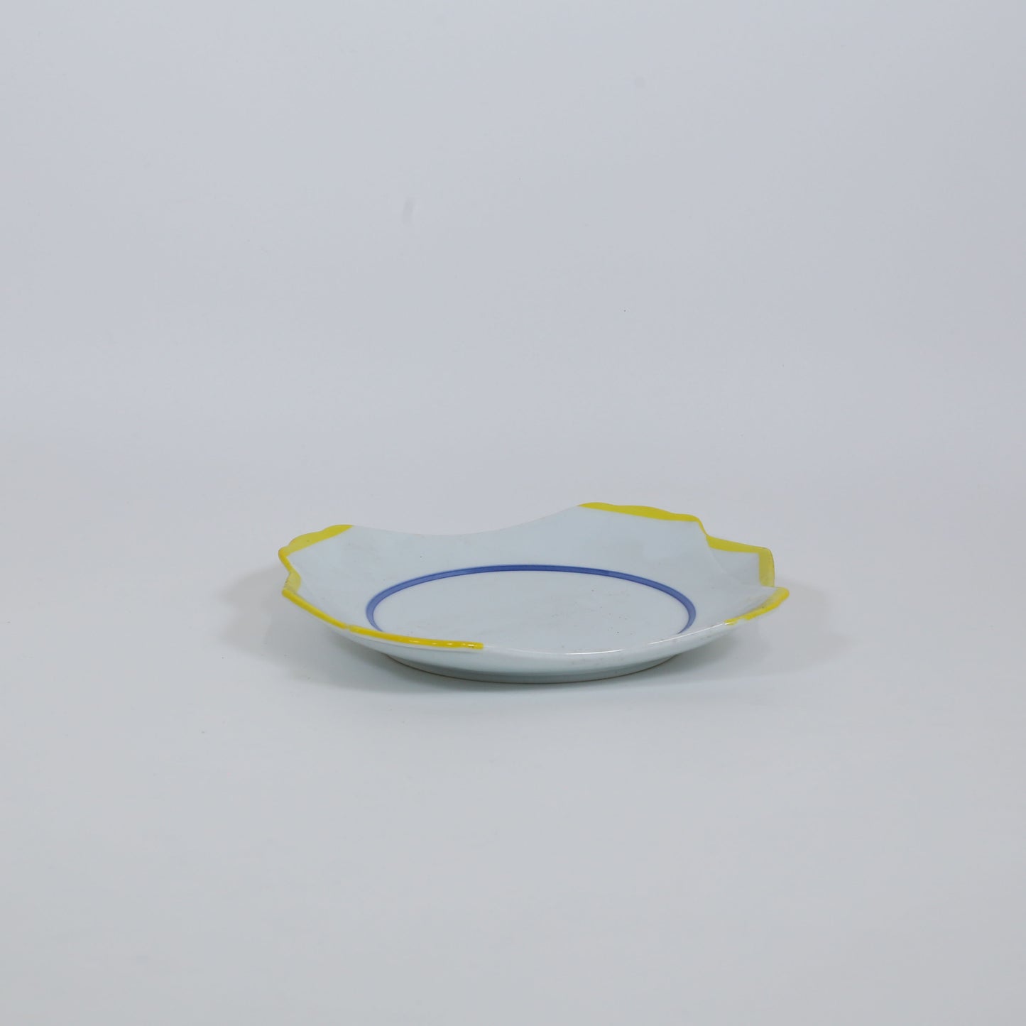 変型洋皿渕黄 ホワイト 19cm