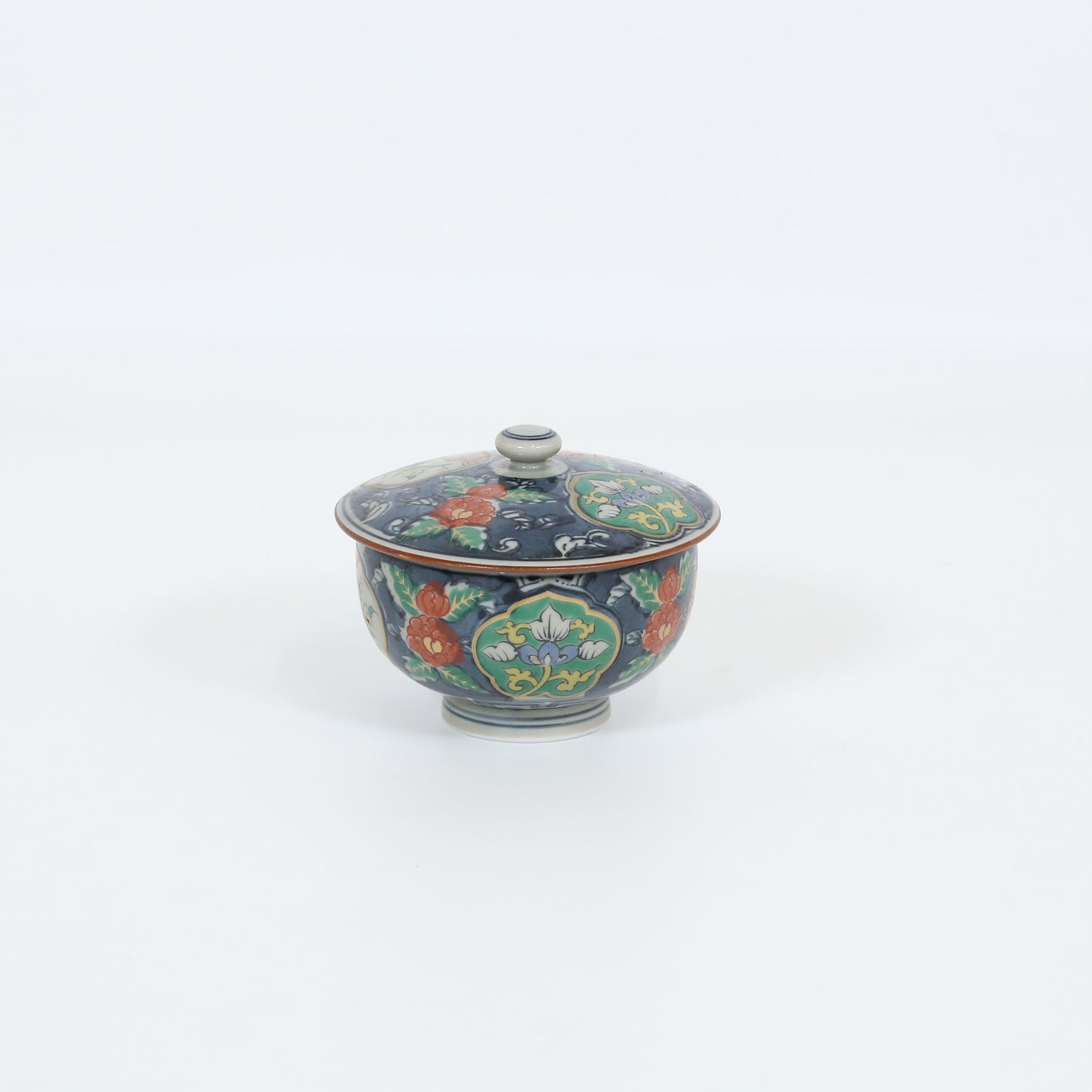 蓋付湯呑錦ブルー牡丹唐草 グレー 10cm