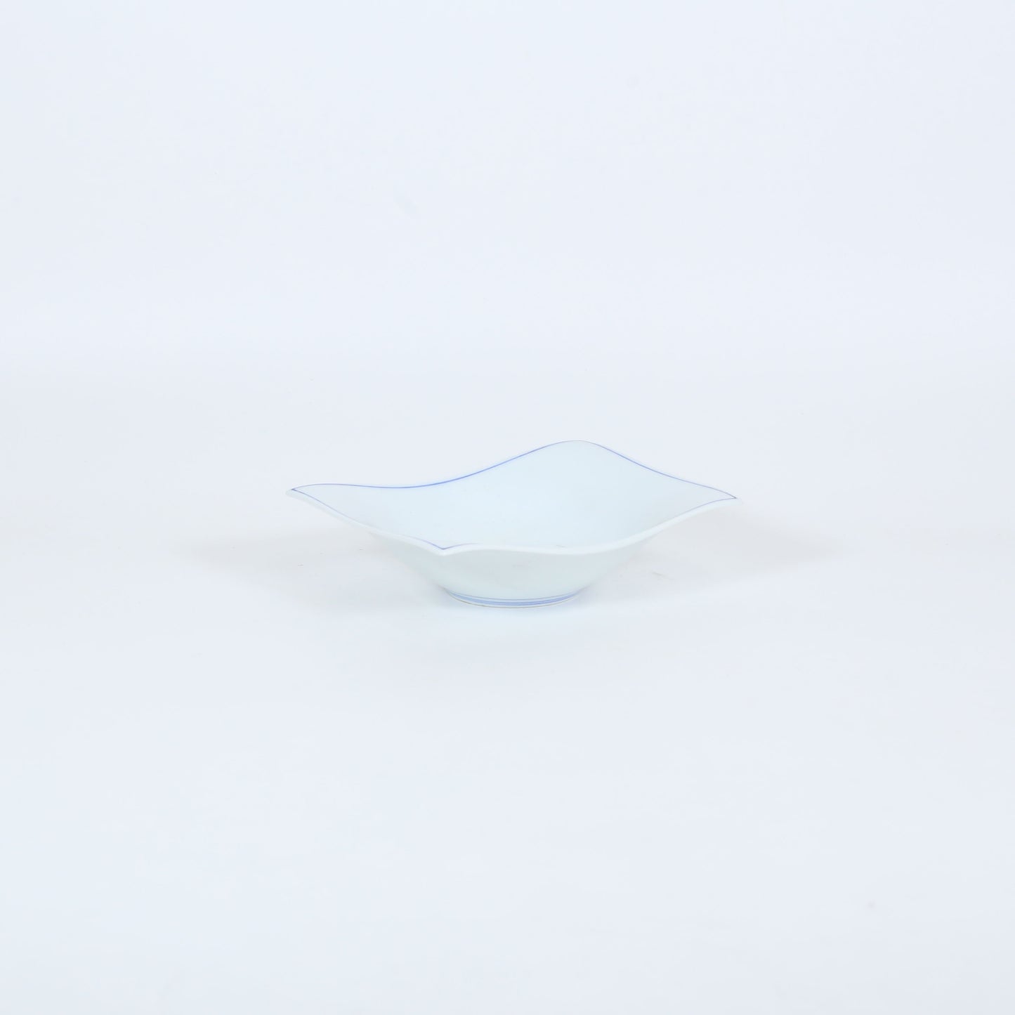 向付白磁渕ブルー ホワイト 17cm