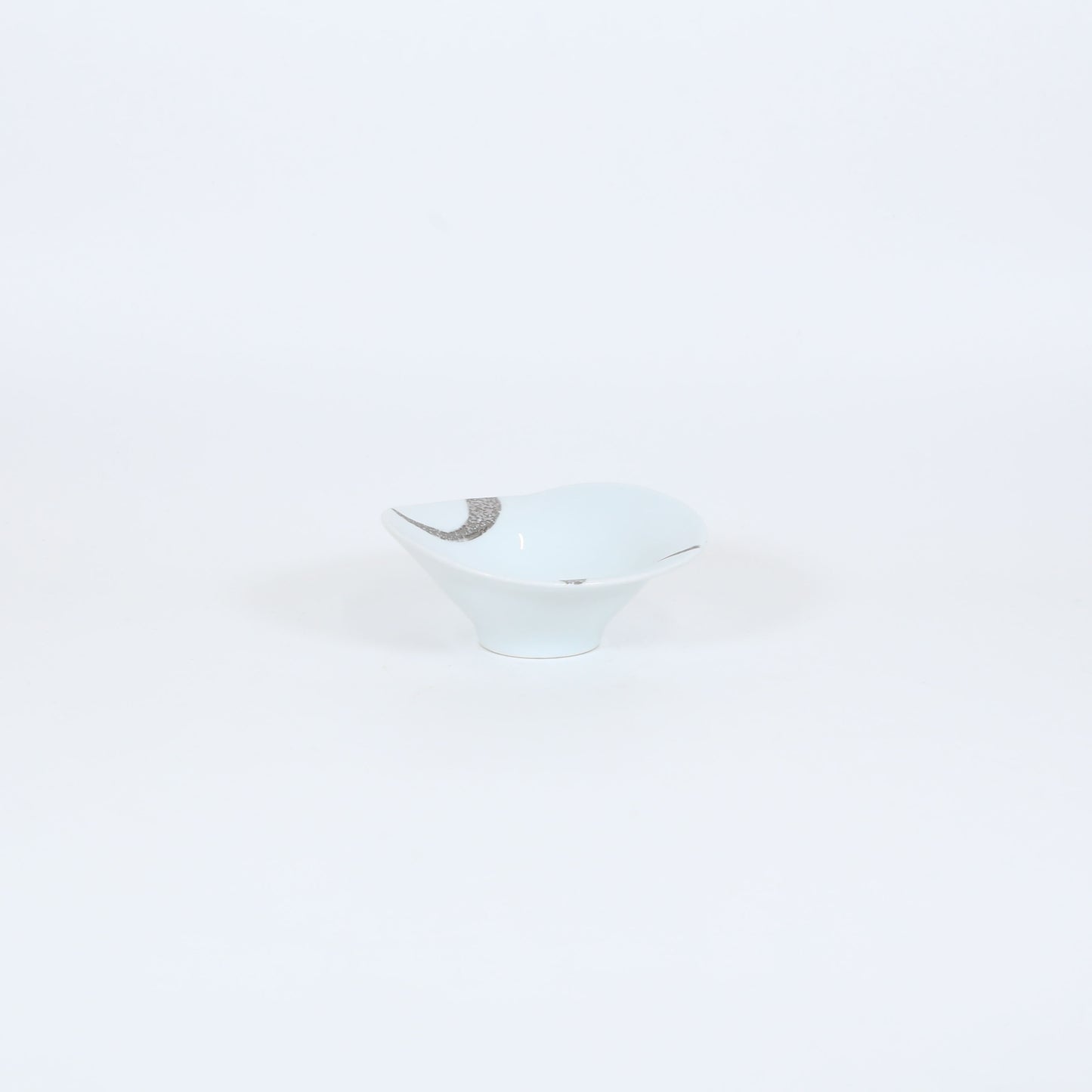 中鉢銀彩半月紋朝顔型 ホワイト 14cm