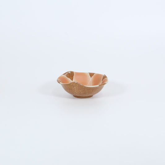 小丼三方なぶり赤土朱花紋 ブラウン 14cm