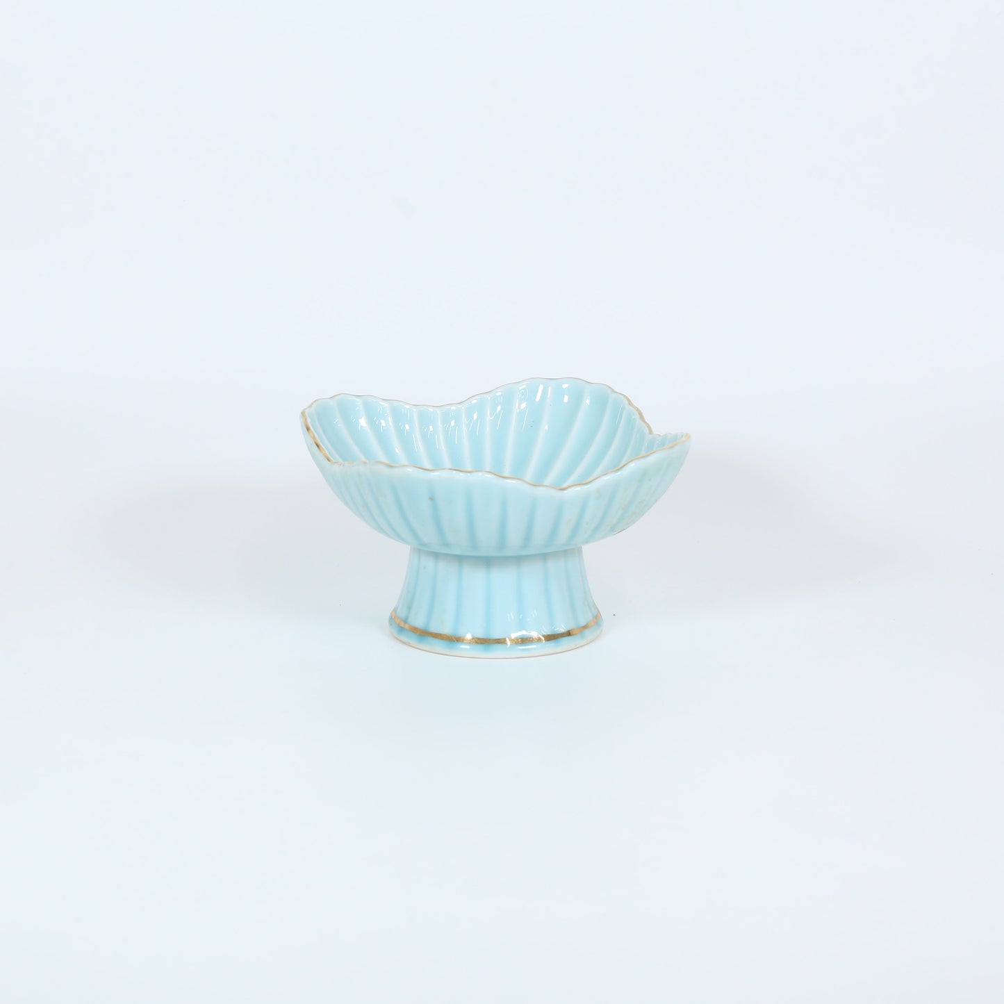 向付菊割牡丹唐草彫 ブルー 16cm