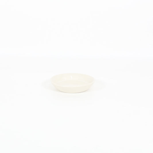 小皿白地 ベージュ 9cm