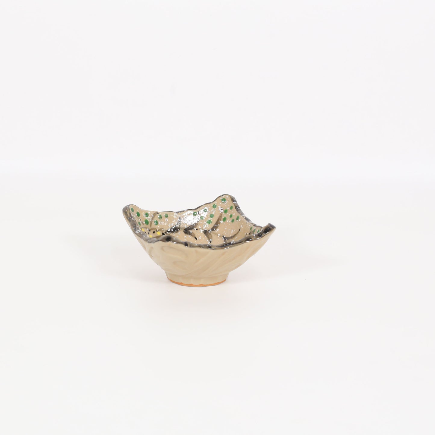 醤油小鉢千代口唐草底丸 ベージュ 9cm