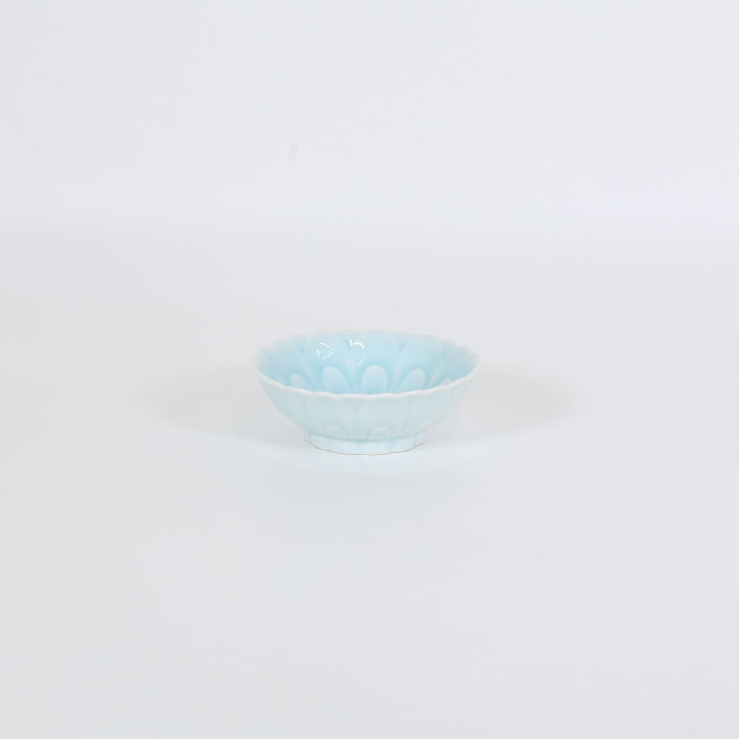 珍味菊型淡青磁 ブルー 10cm