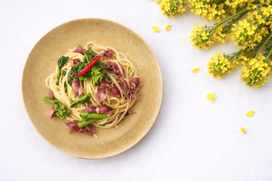 【3月の料理と食器】旬の食材とおすすめのコーディネート ～菜の花～