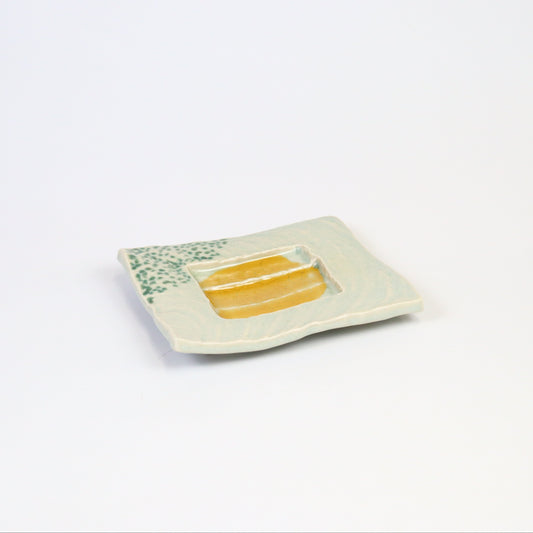 角彫焼皿緑釉山吹流 グリーン 16cm