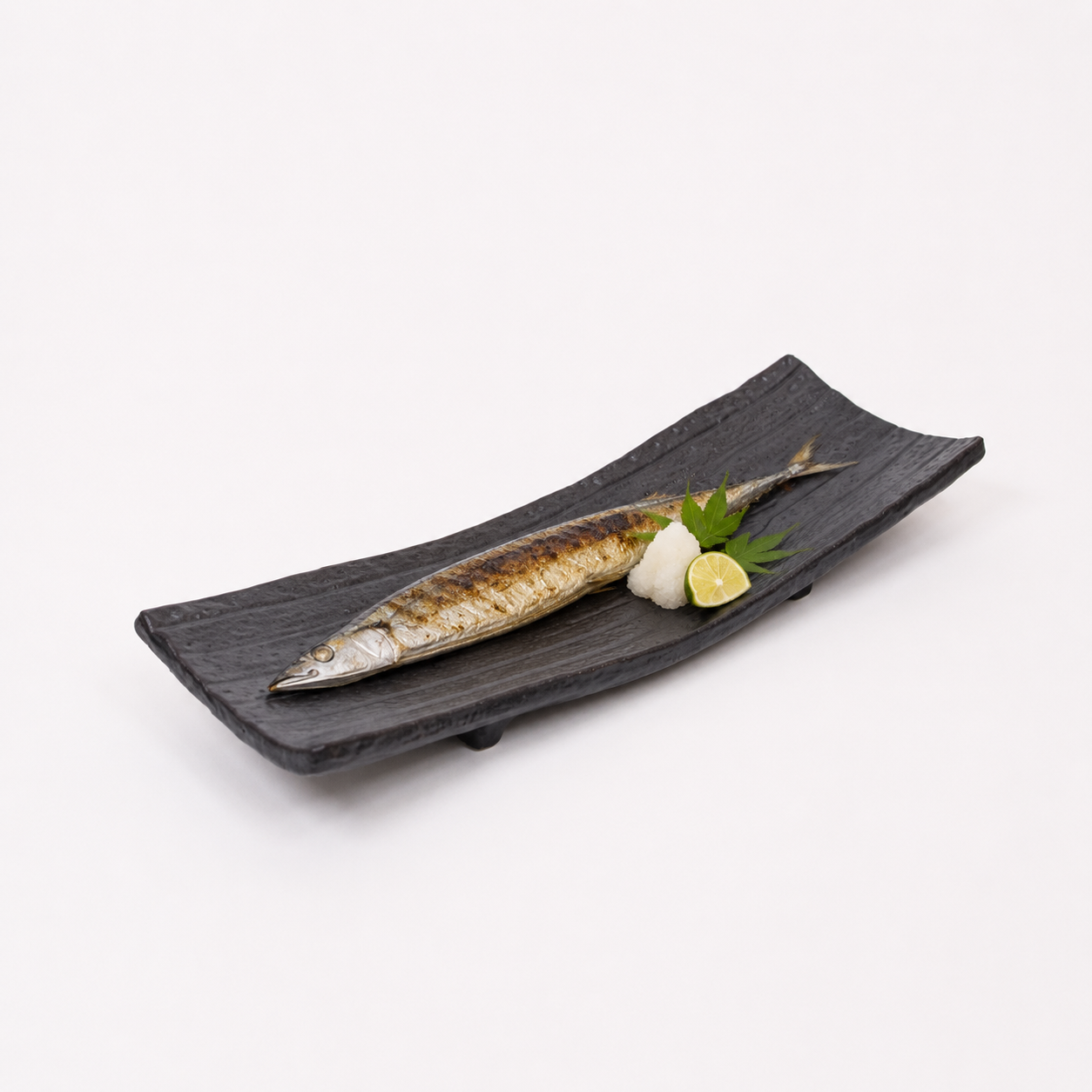 秋刀魚皿織部 ブラック 32cm