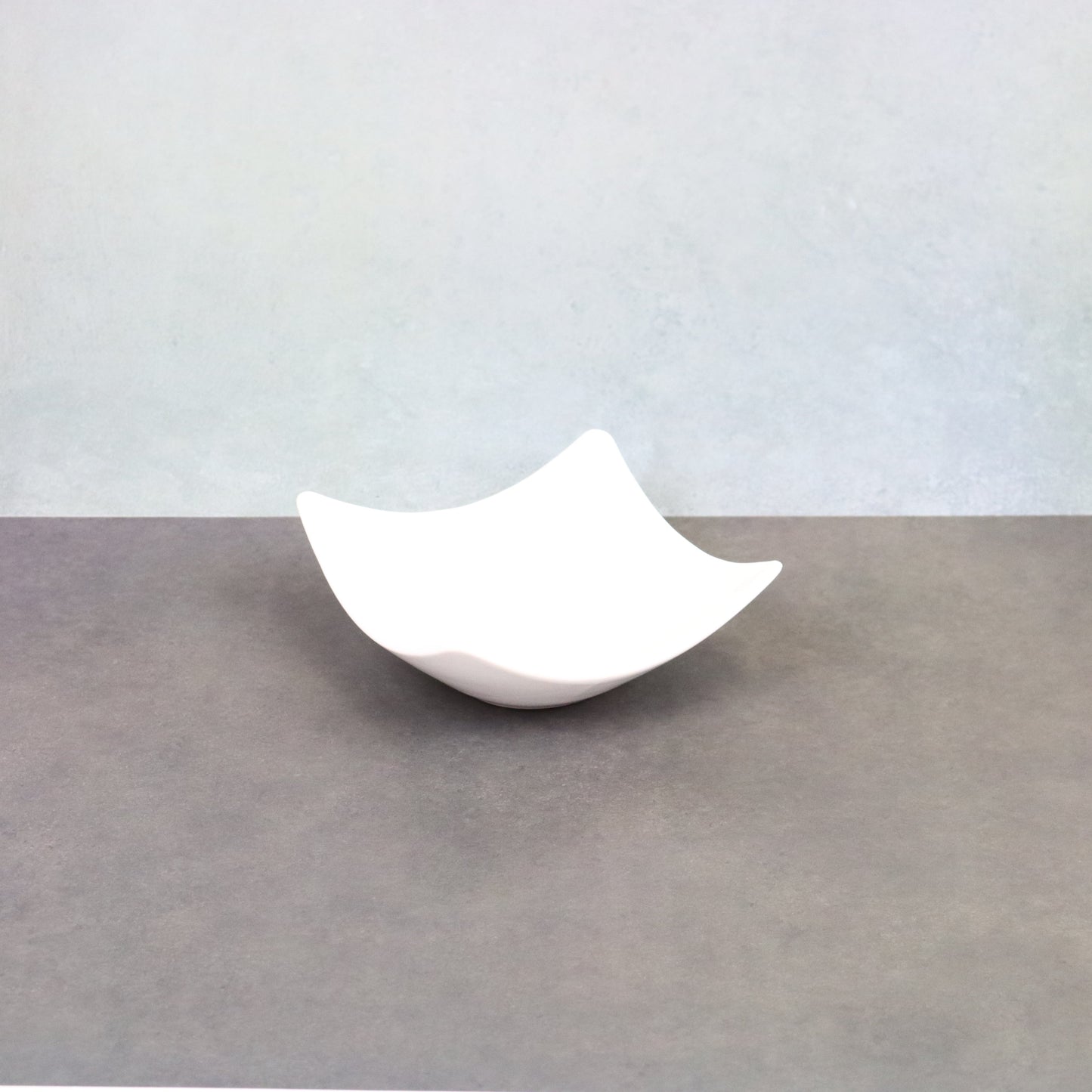 洋食器フォーエッジアップボール ホワイト 16cm