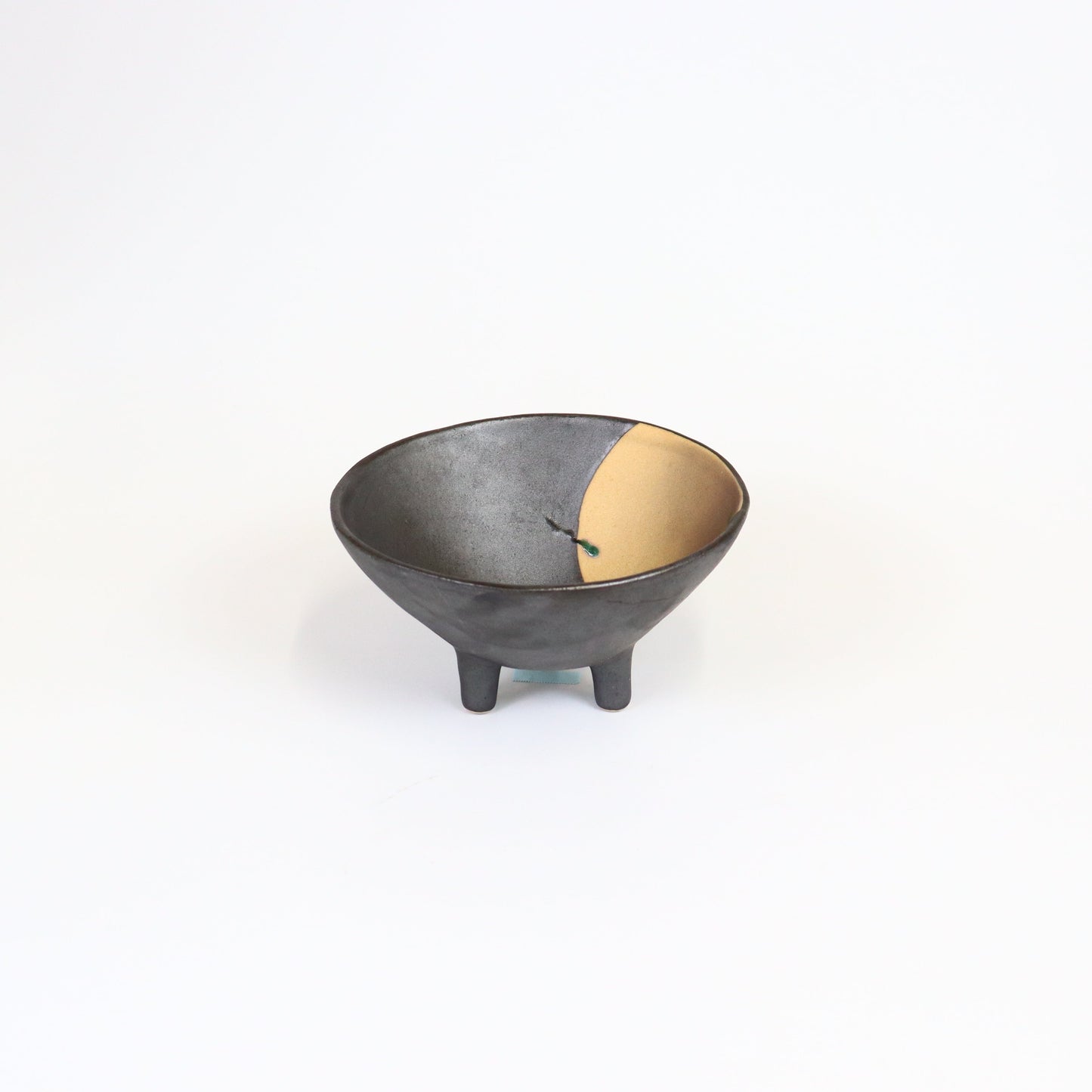 三足四付鉢黒土満月 ブラック 15cm