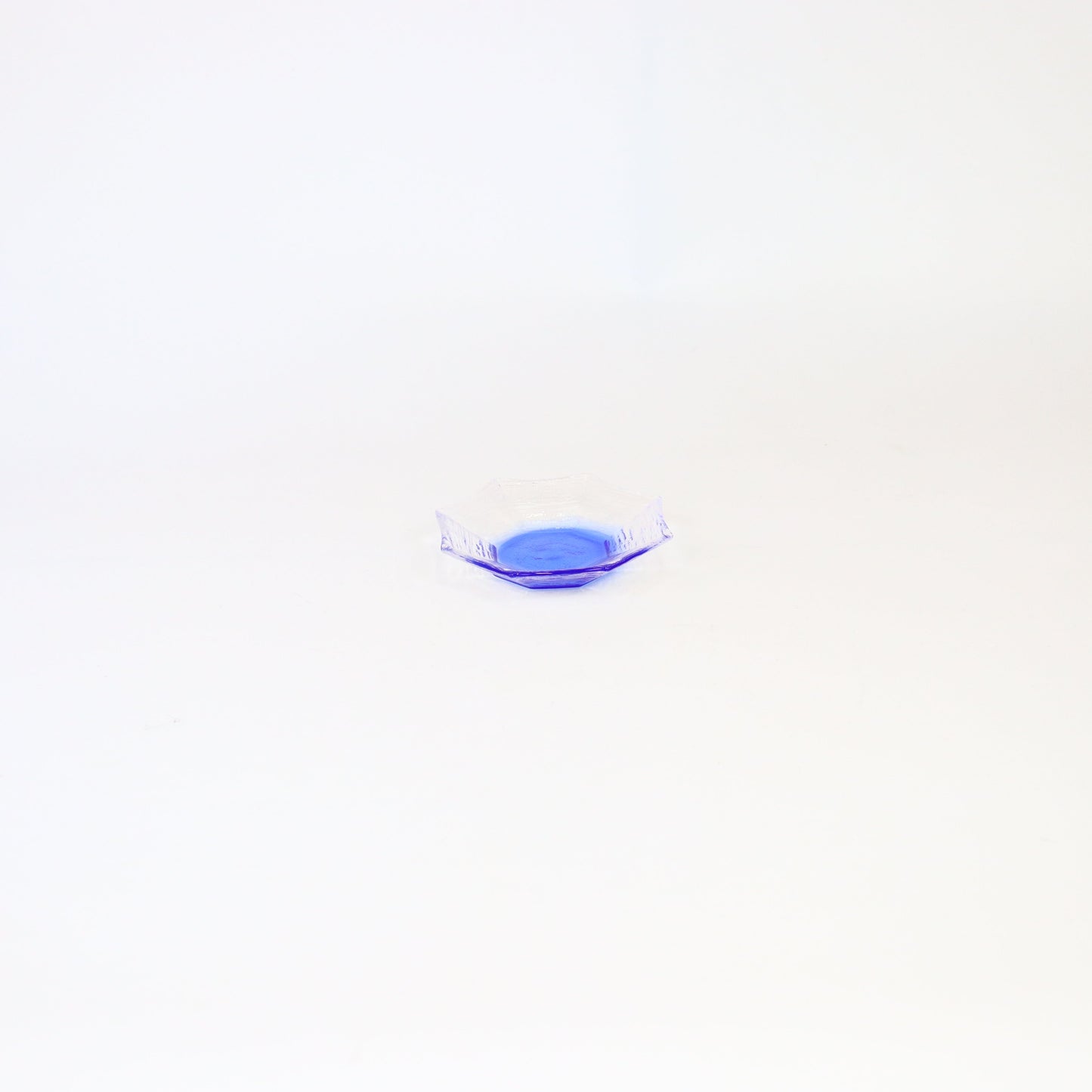 ガラス八角皿 ブルー10cm