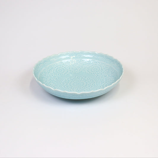 盛鉢青磁牡丹唐草彫 ブルー 27cm