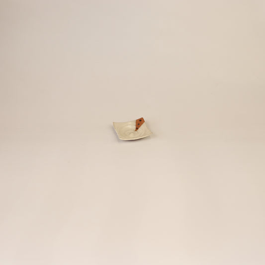 小皿千切角 ベージュ 9cm